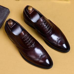 Klädskor Formella läderskor män s äkta brittiska snidade blocksko topplager kohude affärsdräkt pekade Oxford 231110