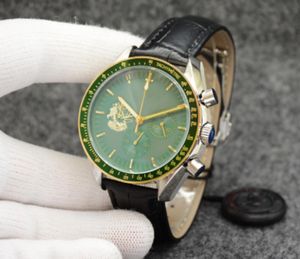 Luxury Men's Quartz Sport Battery Watch Eyes on the Stars Limited Edition Two Tone Gold and Green Dial Rostless Steel Professional Dive 1970 Designer Watches for Men