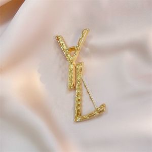 Birthday present crystal decoration bamboo texture brooches for womens fashion large silver plated pins gold color metal letter shape brooch men unique ZB041 I4