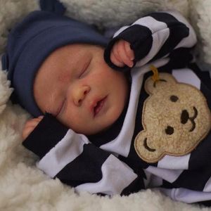 Bambole NPK 45CM Morbido e corpo pieno in silicone Reborn Baby Boy Doll realistico nato flessibile tono della pelle 3D con vene premie 231109