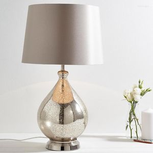 Bordslampor LED Simple Modern Glass Desk Lamp Creative Lights Bedroom Bedside Living Room Soft Design