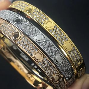 Pulseira de pulseira de grife para mulheres noivado de casamento Tamanho 17 Bracelets de diamante de edição larga para jóias de banquete 3 cores Bangle Love Gold Curb Love