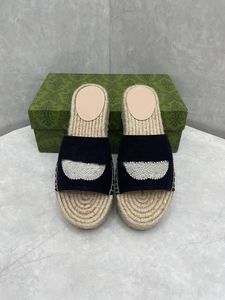 Designer woven women's anti-skid slippers, embroidered canvas shoes, soft decoration, essential for home and travel 35-41