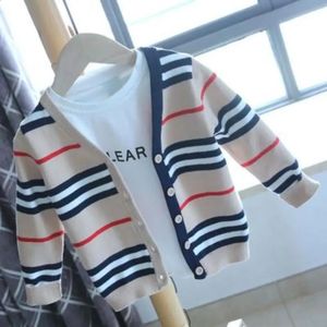 Pullover European och American Autumn Clothing Men Kvinnors barns stickade Cardigan Baby Spring Sweater Top Co 231109