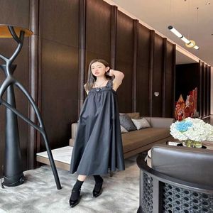 Luxury Designer women t shirt Shirt Family 2023 Summer Chest Triangle Decorative Lace Panel Side Pockets Black Sleeveless Strap Dress