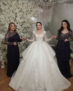 Luxury Ball Gown Wedding Dresses Bateau Long Sleeves Sequins Appliques Beaded Floor Length Ruffles 3D Lace Zipper Diamonds Bridal Gowns Plus Size Vestido de novia