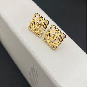 Lyxdesigner 18k guldpläterad vintage brev serpentin studörhängen cirkel guldörhängen mode ny temperament smycken bröllop fest gåva