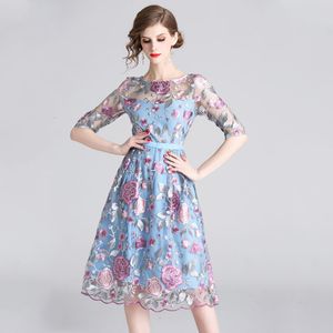 カジュアルドレス夏のかぎ針編みの花の花刺繍レースレースドレス