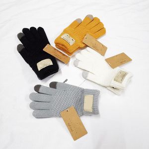 Mulheres malha cinco dedos luvas moda designer marca carta engrossar manter luva quente inverno esportes ao ar livre puro algodão de alta qualidade 5 cores