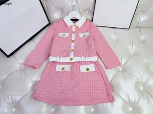 Varumärkesflickor Tracksuits Autumn Baby Partydress Size 110-160 Gold Button Lapel Jacket och Maze-mönstrad Jacquard kjol10 november