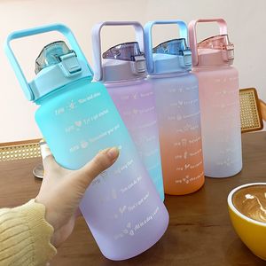 Butelki z wodą 2 litra motywacyjne sporty picia z markerami czasowymi naklejkami przenośne plastikowe kubki 230411