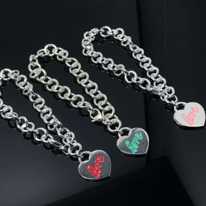 Fashion Luxo Love Bracelet Pingente de coração esmaltado Pingente de personalidade de moda simples para mulheres festas do Dia dos Namorados