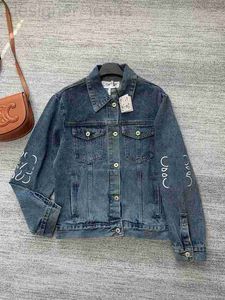 Kvinnorjackor Designer 2023 New Autumn and Winter Luo Yi Hollow Patch broderi Super mångsidig denimrock 4JDX