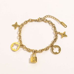 Letter L Family Donkey Classic Simple Thick Chain Bracelet Small Lock Clover Pendant Handpiece Necklace Set