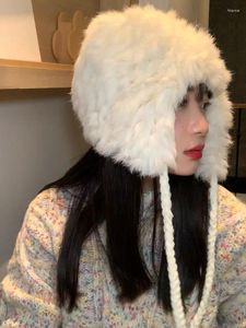 Basker koreanska söta flicka vitt hår hatt kvinnor höst och vinter varma plysch bombplan hattar mode kvinnliga trendiga tillbehör