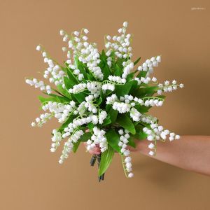 装飾的な花人工緑の植物ボンサイ渓谷の白いユリconvallaria majalis偽の花