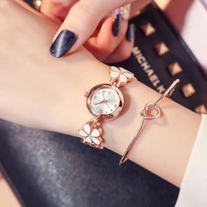 Armbandsur Luxury Fashionable Four Leaf Clover Watch Disc Women's Quartz Armband Accessories for Daily Life Ladies Wristwatch