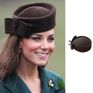 Geniş Memlu Şapkalar Kova Gözyaşı Fascinator Kadınlar Vintage Look Pillbox şapka üst süslü yün kokteyl yarışı Partisi Düğün Kilisesi A253 231110