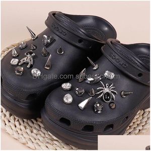 Acessórios para peças de sapatos designer punk rebite Diy decoração croc jibz entupida de luxo shinestone infantil presentes para meninos e g dhrkl