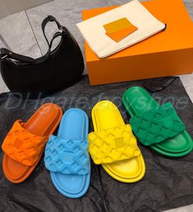 lyxig poolkudde kvinna sko komfort designer sandal platt rutschkana toffel plattform man sandal Sunset Flat Comfort Mules Vadderad front med låda