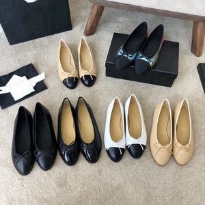 Bale Düz Elbise Ayakkabı Tasarımcısı Kadın Deri Loafers Velvet Düğün Partisi Dans Lüks Loafers En Kalite Bahar ve Sonbahar Cowhide Mektup Balerin