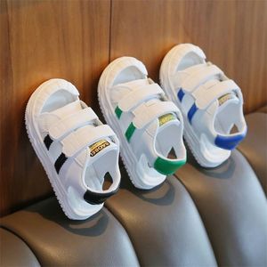 First Walkers Summer Fashion Cool Kids Shoes Classic S Baby Girls Boys Sneakers 5 stjärnor Utmärkta småbarn Barn Sandaler 230411