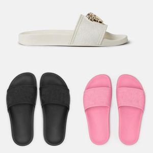 Pantofole in tessuto ricamato Designer Slide Ladies Summer Beach Walk Sandali Moda Pantofole piatte con tacco basso