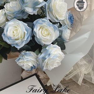 Dekorativa blommor 1 huvuden vacker falsk blå vit trasa rosor brud bukett blomma för bröllop bordsfest diy gåvor dekor