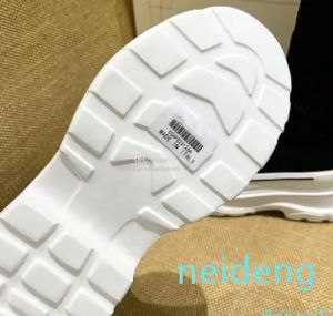 Nova moda feminina longa designer de luxo meias moda salto alto sapatos plataforma de malha alfabeto plana geléia antiderrapante dedo do pé redondo couro de borracha