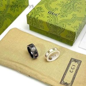 2023 Luxurys Designers Ring with Clear Lettering Fine Workmanship Full Personality Ment Jewelry Gold and Silver Wedding Partyカップルギフトリング