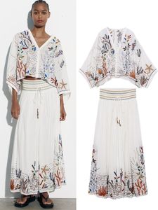Tvådelt klänning Summer Women's National Style Vneck Longsleved broderad skjorta topp allmatch bomull midwaist long kjol 230410
