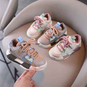 スニーカーの子供フレッシュメッシュシューズピンクガールズスニーカースプリングファッションキッズシューズグレーボーイズカジュアルフラットヒールシューズ学生F01221 230410