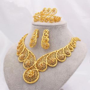 Brincos de colar Set Setting Jewelry Collar Bracelet Ring Flor oca 24K Arábia Dubai Africana Bridal Wedding Party