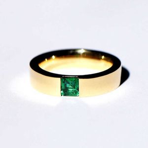 Band Rings Gorgeous Natural Gemstone Emerald Ring Gold Color Inlaid Green Zircon Rings for Men Bridal Engagement Anniversary Party Jewelry P230411