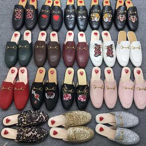 Luxury casual shoes horse bit buckle half drag Princess shoes metal chain shoes leather slippers designer mule slippers women's loafers leather sandals.