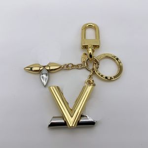 Lüks tasarımcılar anahtarlık lüks anahtarlı araç anahtar zinciri ile mektuplar kadınlar erkek toka takı anahtarlık çantaları kolye zarif