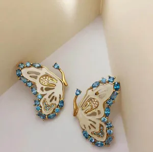 Orecchini a bottone Farfalla Conchiglia Moda di lusso Banchetto Tendenza creativa Fascino Insetto Gemma blu Delicato trafitto