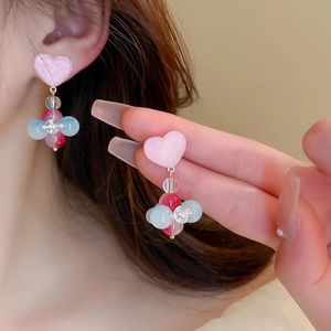 Dingle ljuskrona rosa hjärtblommor pärlor örhängen 2023 sommar ny söt personlighet droppörhängen för kvinnor flickor mode rese smycken
