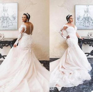 Afrikanische Meerjungfrau-Hochzeitskleider in Übergröße mit V-Ausschnitt, langen Ärmeln, Spitzenapplikationen, Knöpfen, Roben de Mariee, Sheer Back Bride Dresses