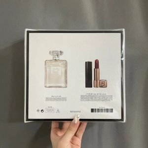 High NO 5 Women Perfume 100ml Spray und Makeup Sets Lippenstift 147 # 2 in 1 Kosmetik-Kit mit Geschenkbox für Frauen Schnelle Lieferung