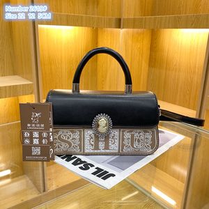 Borse a tracolla da donna all'ingrosso in fabbrica 3 colori design di nicchia dolce piccola borsa ricamata fresca borsa in pelle flip portamonete portamonete moda borsa con diamanti