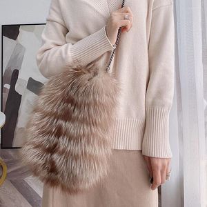 Duffelväskor 2023 Lady Girl Pretty Cute Fur Handbag Axel Messenger Bag Fashion