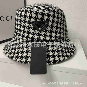 Cloches Designer New Thousand Bird Checker Fisherman Hat Fashion Inverted Triangle Warm Pot Casual Herbst und Winter Label 7QL8