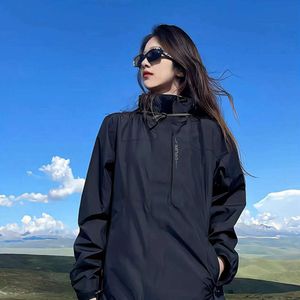 arcterxy Men's and women's jacket three in one detachable two-piece autumn and winter warm outdoor windbreaker Tiktok