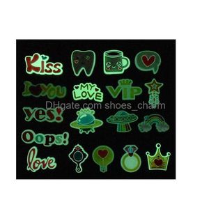 Shoe Parts Accessories 100Pcs/Lot Luminous Croc Fashion Soft Pvc Buckle Fluorescent Shoes Accesories Kids Cartoon Charms Design Dr Dhcso