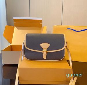 Moda el çantası üst tasarım tasarımcısı çanta orijinal yeni ortaçağ fransız çubuğu çantası gündelik crossbody omuz