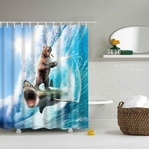 Dafield Animal Funny Brave Bear på en Shark Shower Curtain temakonst för tvättbart tyg badrumsdekor duschgardin björn y200108267q