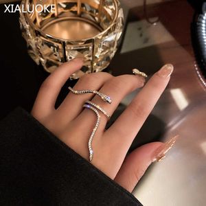 Bandringar Xialuoke Hyperbole Personlighet Winding Snake Rings for Women Fashion Bijoux Justerbara Crystal Rings Party Finger Jewelry R717 P230411