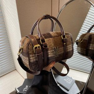 Borse a tracolla da donna all'ingrosso in fabbrica 3 colori inverno popolare borsa per cuscino in lana design minoritario abbinamenti di colori borse femminili borsa quotidiana Joker Plaid 875 #