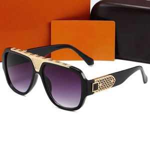 Tasarımcı Güneş Gözlüğü Marka Gözlük Açık Shades PC Farme Moda Klasik Bayanlar lüks Kadınlar için Sunglass Aynalar 3013